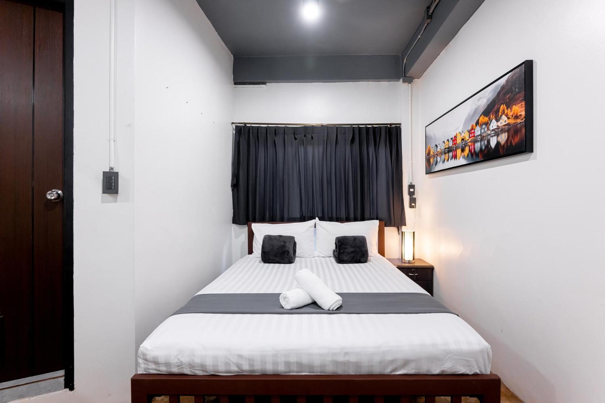 Vibes Hostel Bangkok Bagian luar foto