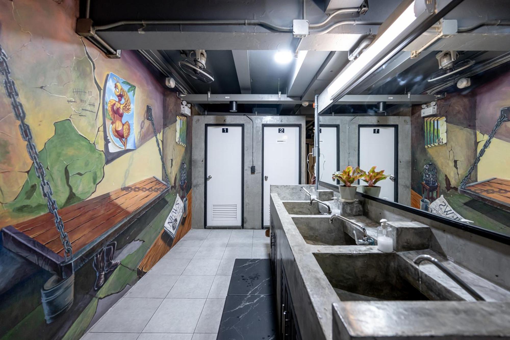Vibes Hostel Bangkok Bagian luar foto