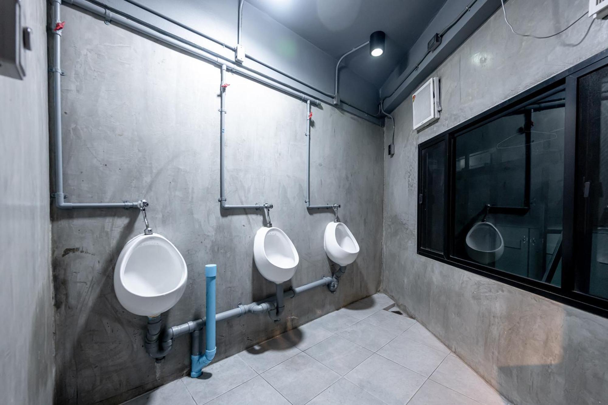 Vibes Hostel Bangkok Bagian luar foto